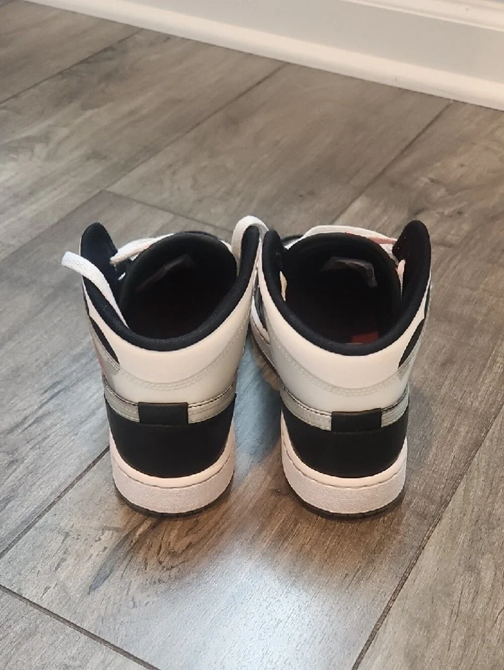 Jordan 1 Mid SS X-RAY Youth Sneakers